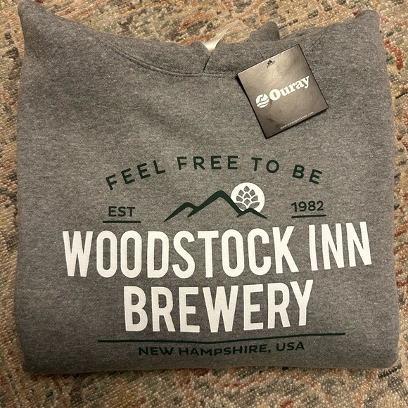 NWT Woodstock Inn Brewery - Gray Hoodie with Green Accents - Picture 3 of 6